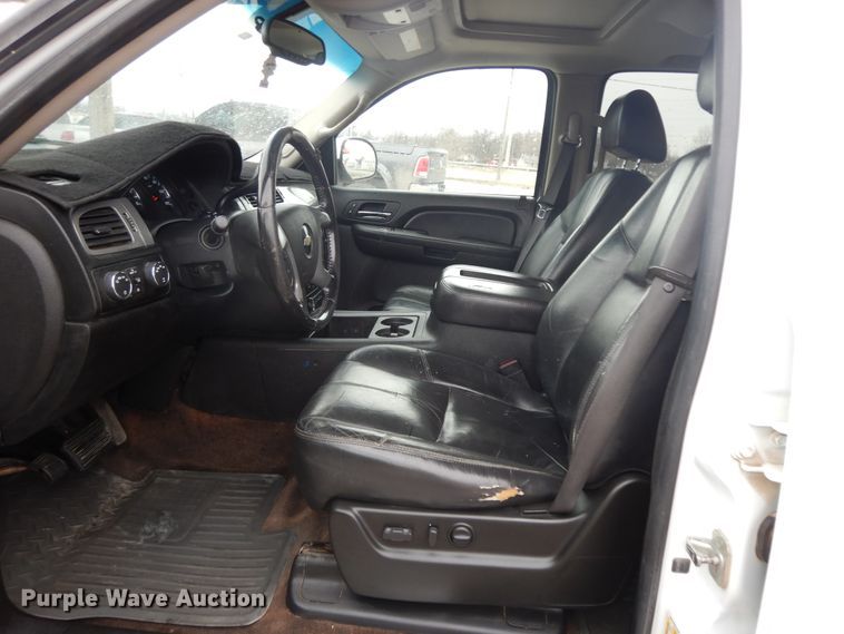 image for item GG9482 2009 Chevrolet Avalanche  Crew Cab pickup truck