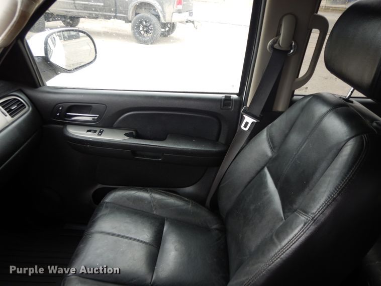 image for item GG9482 2009 Chevrolet Avalanche  Crew Cab pickup truck