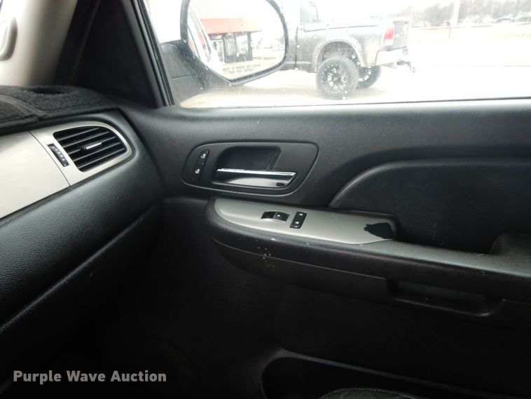 image for item GG9482 2009 Chevrolet Avalanche  Crew Cab pickup truck