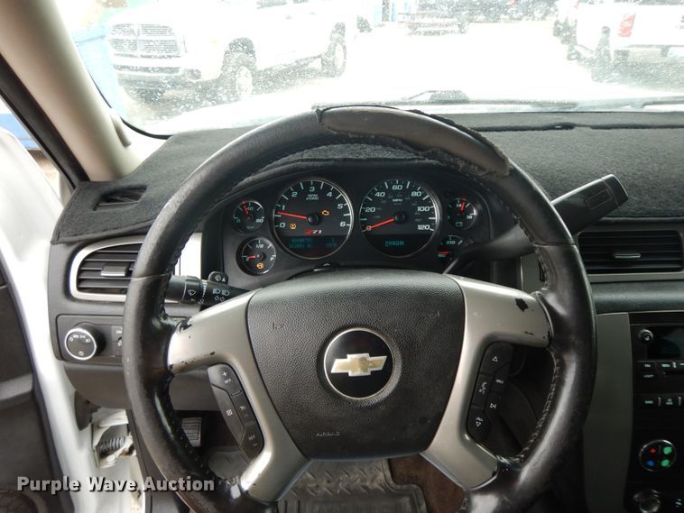 image for item GG9482 2009 Chevrolet Avalanche  Crew Cab pickup truck