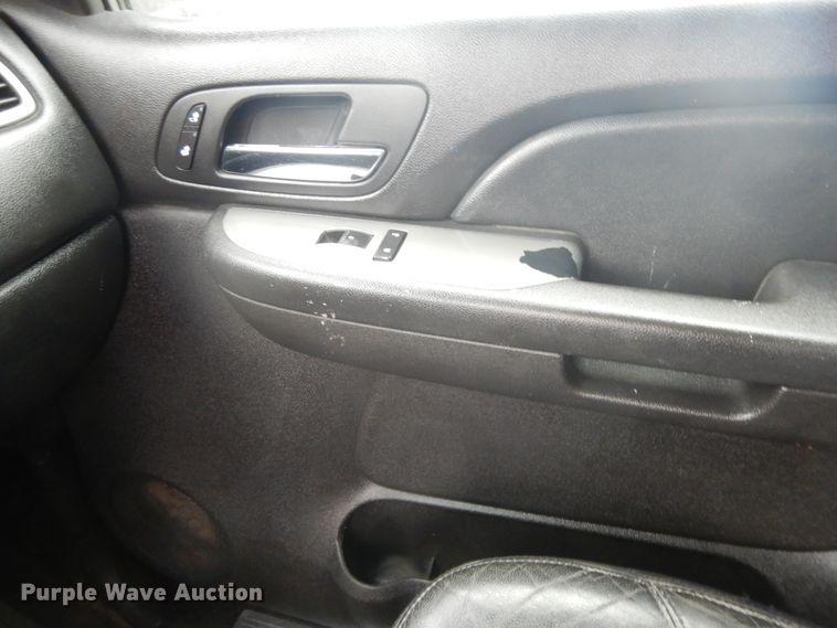 image for item GG9482 2009 Chevrolet Avalanche  Crew Cab pickup truck