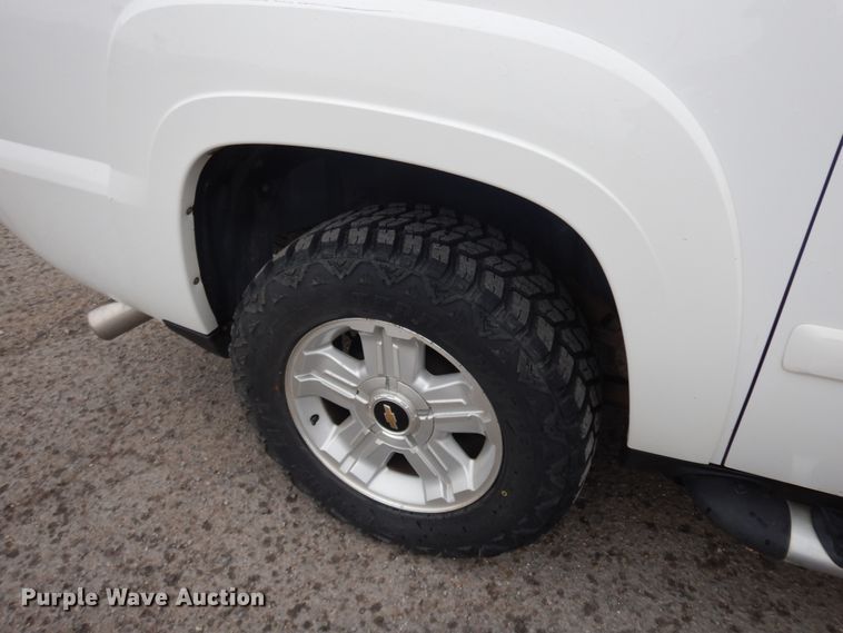 image for item GG9482 2009 Chevrolet Avalanche  Crew Cab pickup truck