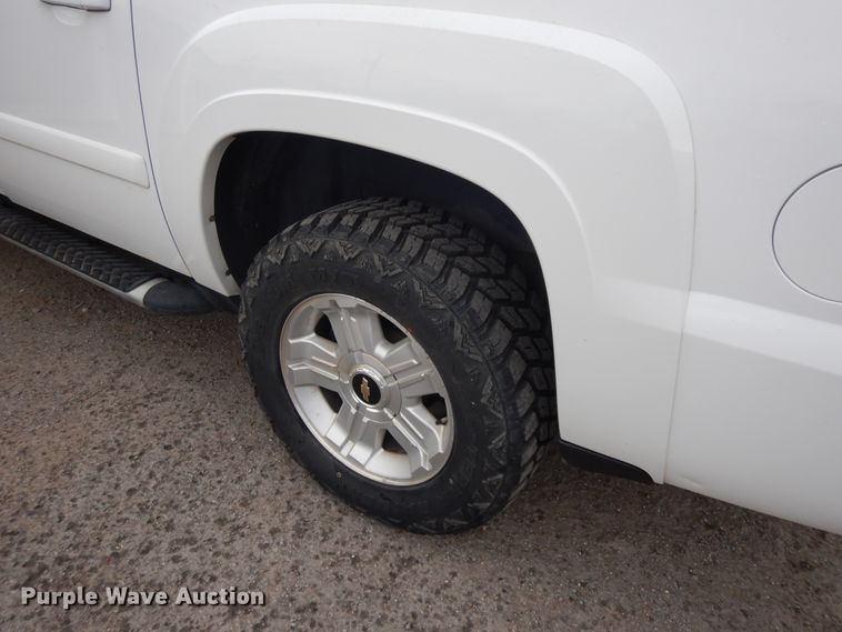 image for item GG9482 2009 Chevrolet Avalanche  Crew Cab pickup truck