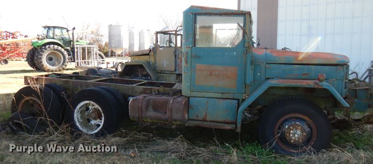 image for item GK9495 1953 Reo  truck cab and chassis