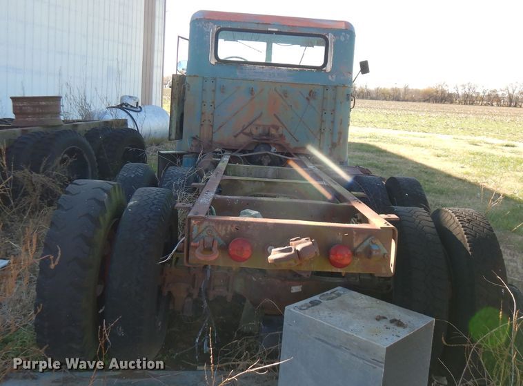image for item GK9495 1953 Reo  truck cab and chassis