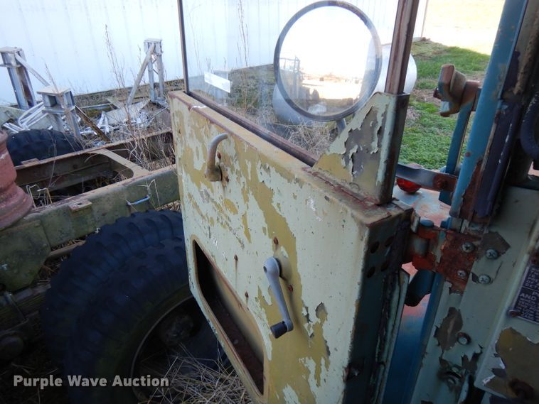 image for item GK9495 1953 Reo  truck cab and chassis