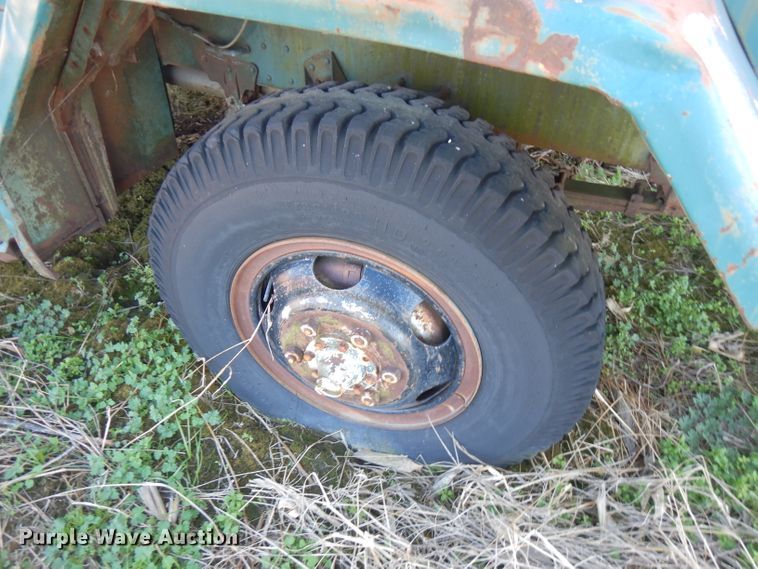 image for item GK9495 1953 Reo  truck cab and chassis