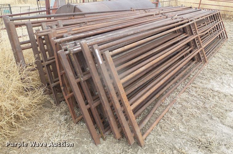 image for item GR9392 Approximately 29 livestock panels