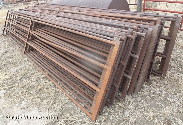 image for item GR9392 Approximately 29 livestock panels