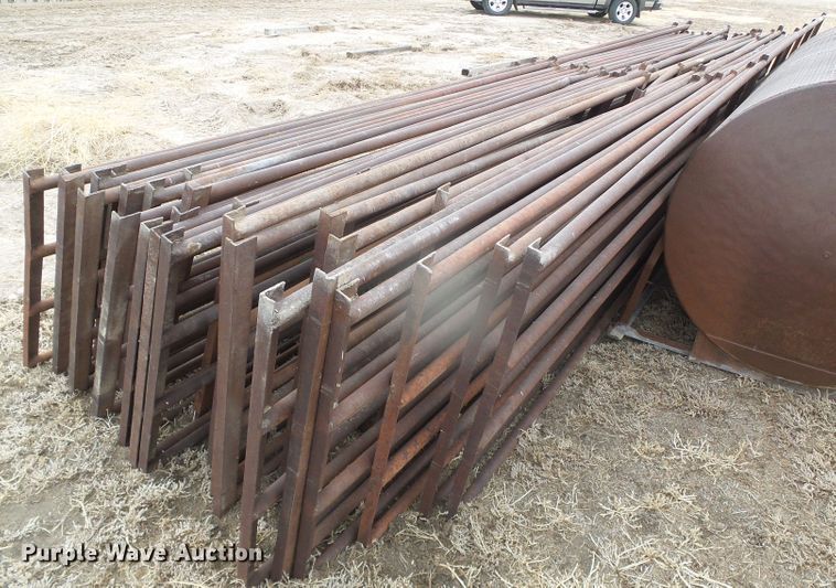 image for item GR9392 Approximately 29 livestock panels