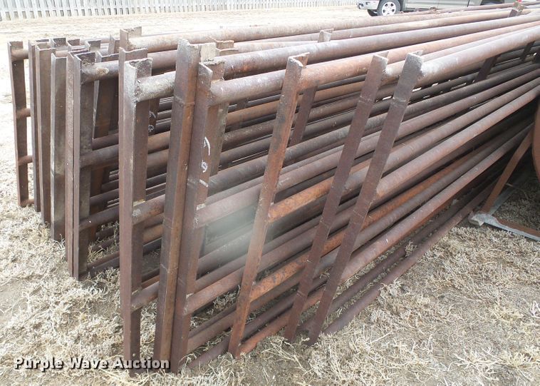 image for item GR9392 Approximately 29 livestock panels