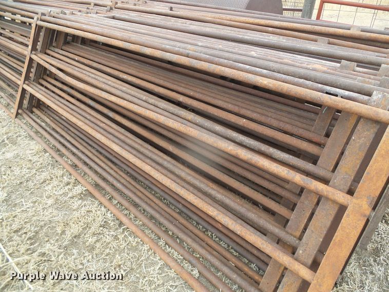 image for item GR9392 Approximately 29 livestock panels