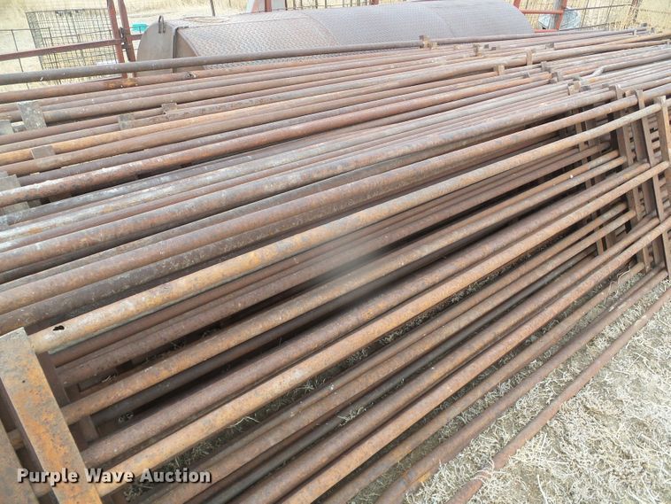 image for item GR9392 Approximately 29 livestock panels