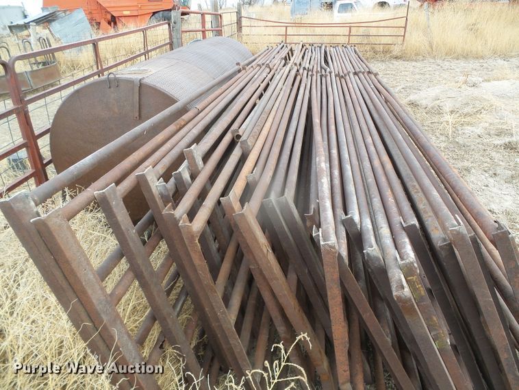 image for item GR9392 Approximately 29 livestock panels