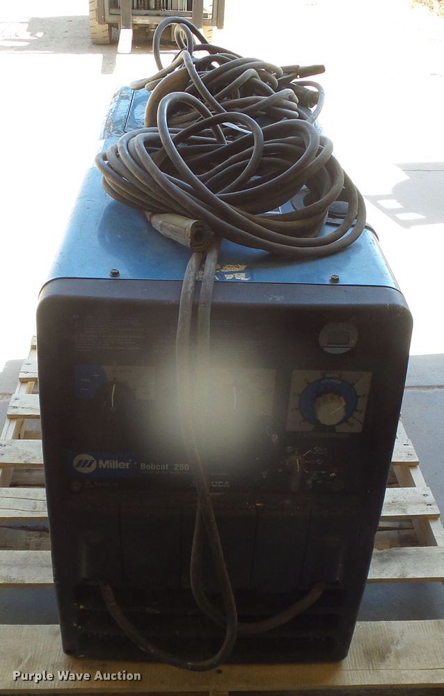 image for item GR9394 Bobcat 250  welder