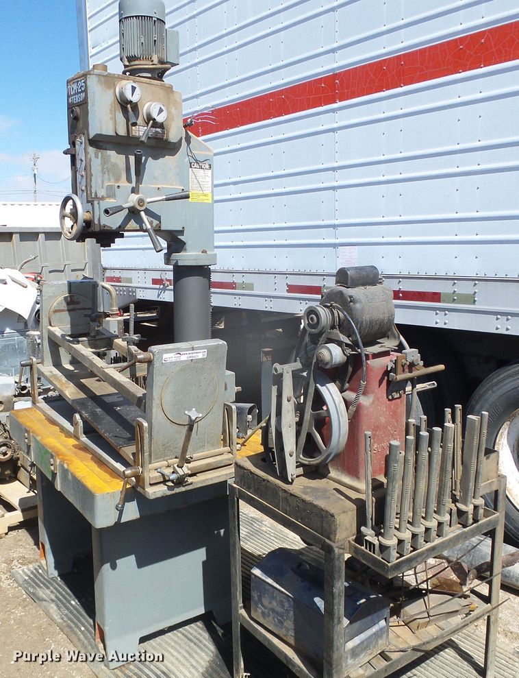 Peterson TCM25 valve seat and guide machine in Leoti, KS Item GR9421