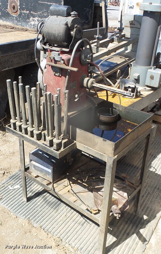 Peterson TCM25 valve seat and guide machine in Leoti, KS Item GR9421