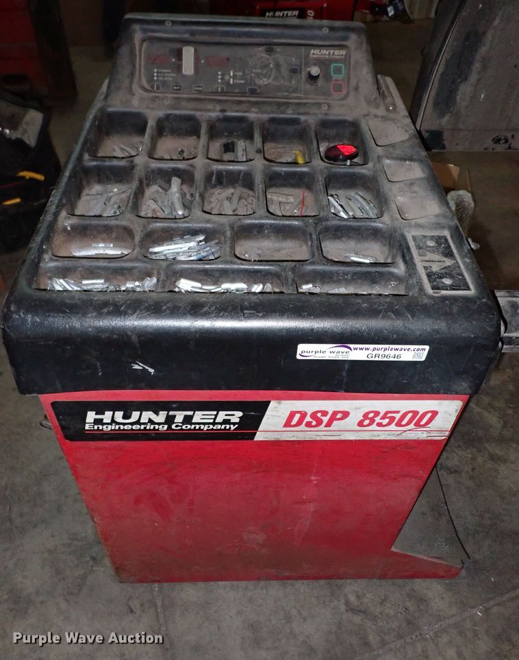 image for item GR9646 Hunter DSP8500 wheel balancer