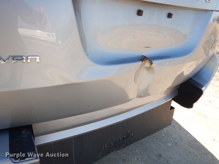 image for item GT9626 2014 Dodge Grand Caravan  handicap accessible van