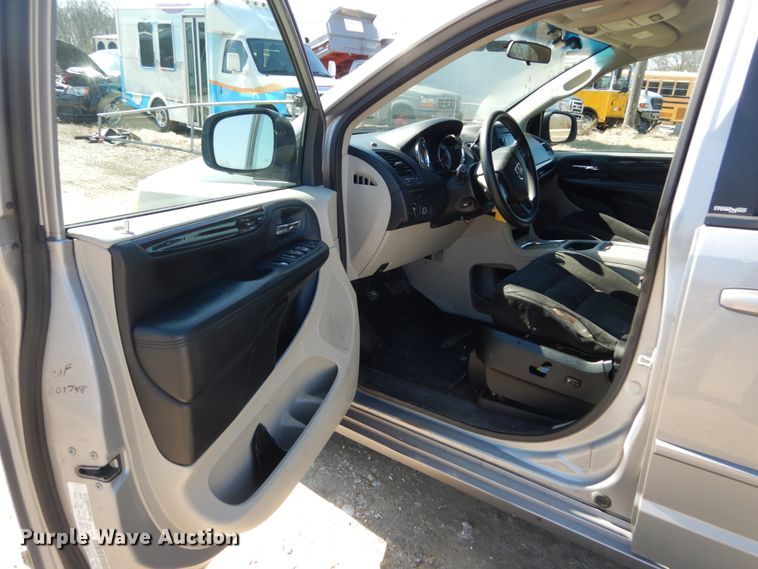 image for item GT9626 2014 Dodge Grand Caravan  handicap accessible van