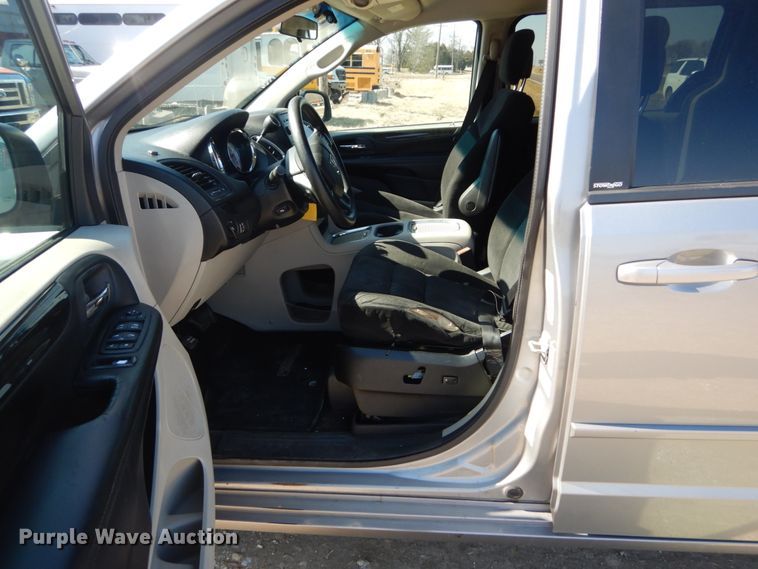 image for item GT9626 2014 Dodge Grand Caravan  handicap accessible van