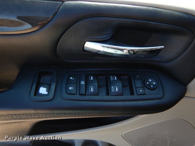 image for item GT9626 2014 Dodge Grand Caravan  handicap accessible van