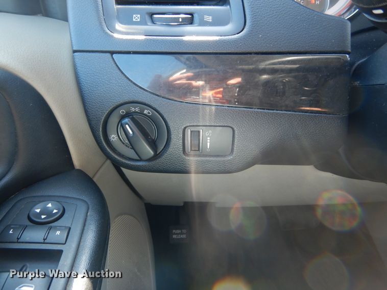 image for item GT9626 2014 Dodge Grand Caravan  handicap accessible van