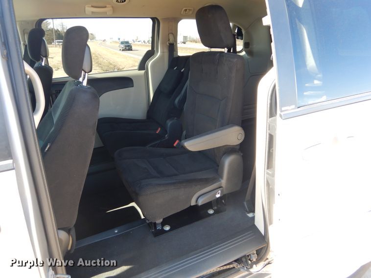 image for item GT9626 2014 Dodge Grand Caravan  handicap accessible van