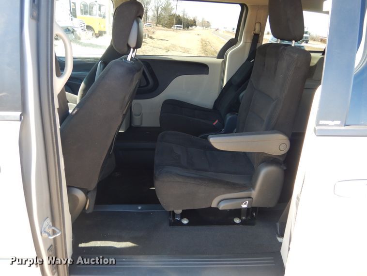 image for item GT9626 2014 Dodge Grand Caravan  handicap accessible van