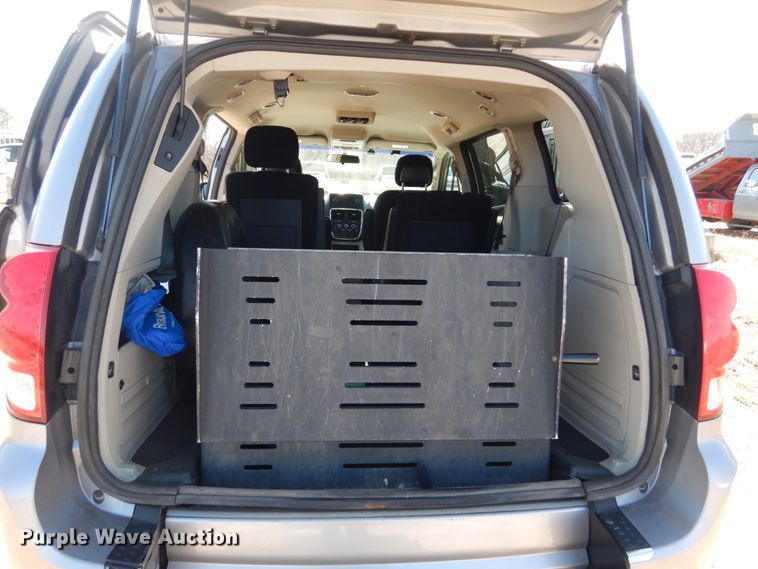 image for item GT9626 2014 Dodge Grand Caravan  handicap accessible van