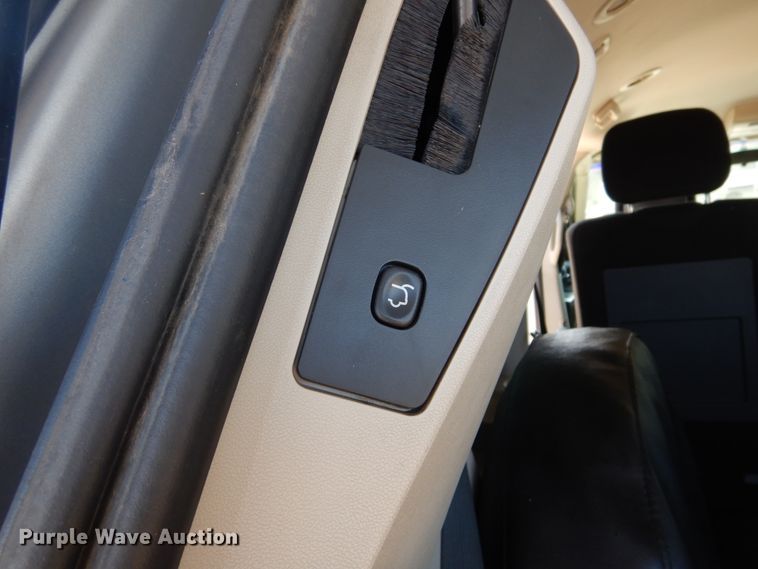 image for item GT9626 2014 Dodge Grand Caravan  handicap accessible van