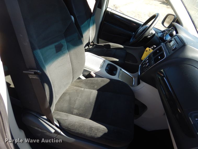 image for item GT9626 2014 Dodge Grand Caravan  handicap accessible van