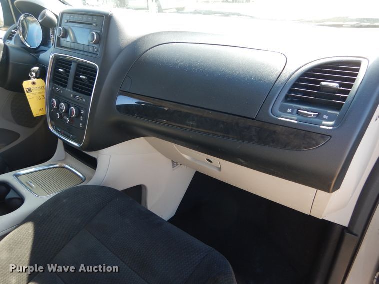 image for item GT9626 2014 Dodge Grand Caravan  handicap accessible van