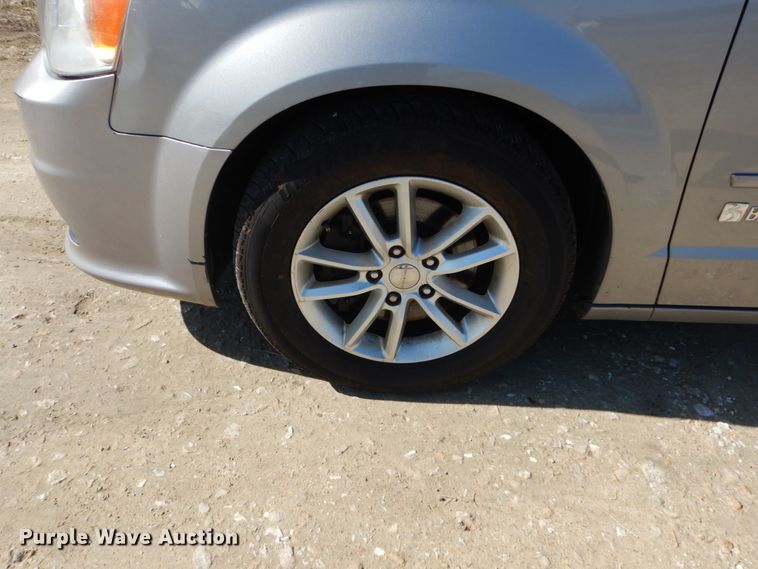 image for item GT9626 2014 Dodge Grand Caravan  handicap accessible van