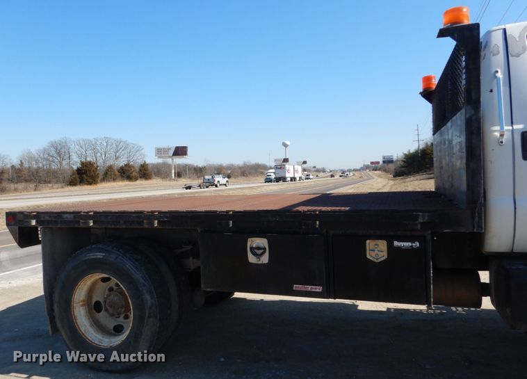 image for item GT9628 2000 Ford F750 Super Duty XL  flat bed truck