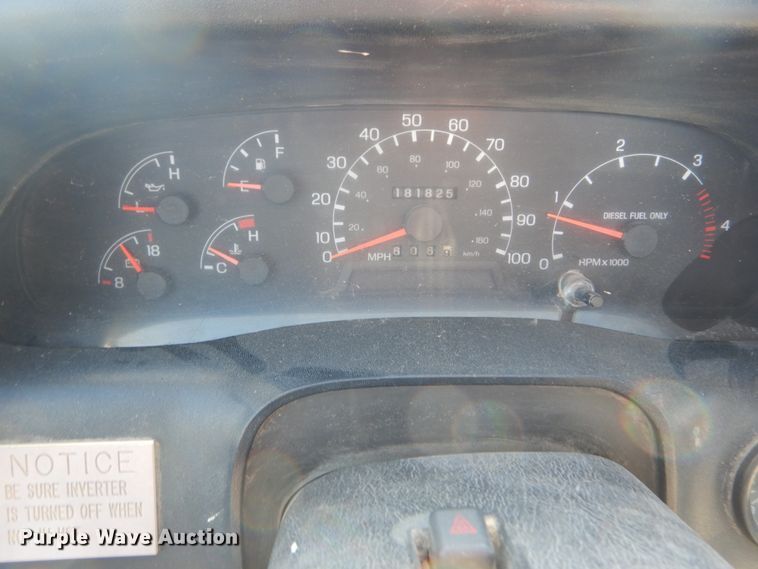 image for item GT9628 2000 Ford F750 Super Duty XL  flat bed truck