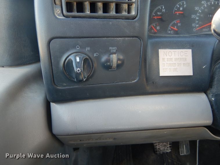 image for item GT9628 2000 Ford F750 Super Duty XL  flat bed truck