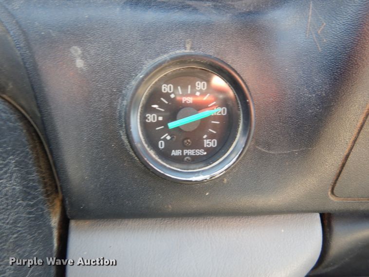 image for item GT9628 2000 Ford F750 Super Duty XL  flat bed truck