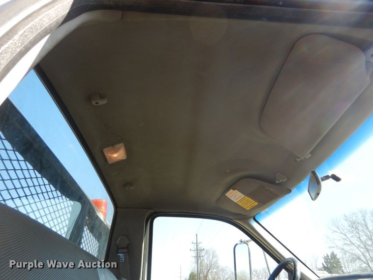 image for item GT9628 2000 Ford F750 Super Duty XL  flat bed truck