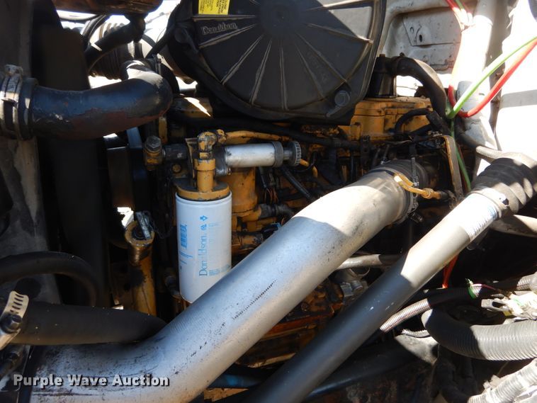 image for item GT9628 2000 Ford F750 Super Duty XL  flat bed truck