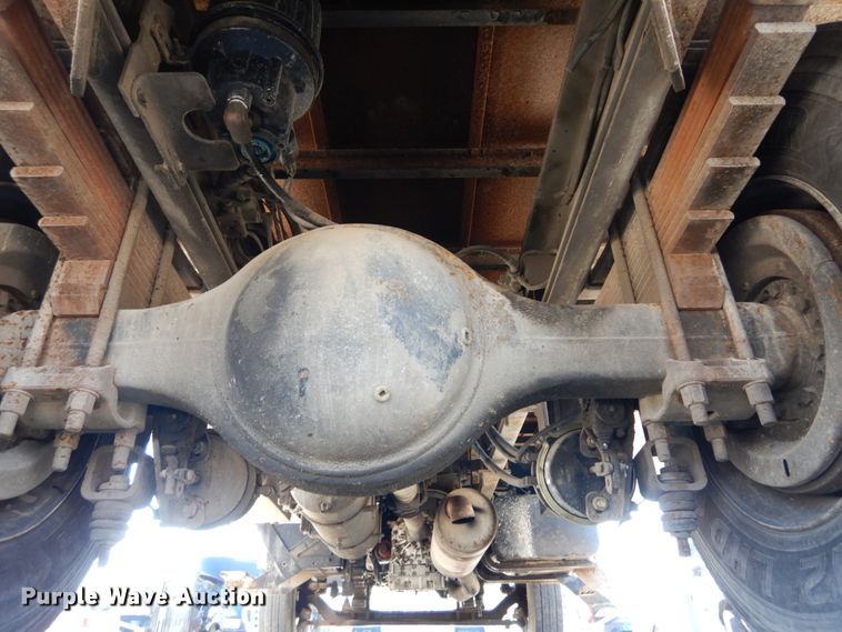 image for item GT9628 2000 Ford F750 Super Duty XL  flat bed truck