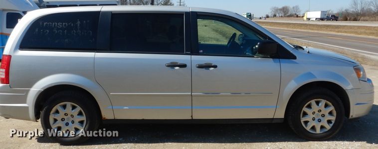 image for item GT9629 2008 Chrysler Town & Country  van