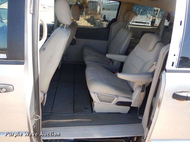 image for item GT9629 2008 Chrysler Town & Country  van