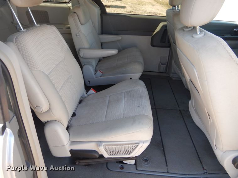 image for item GT9629 2008 Chrysler Town & Country  van