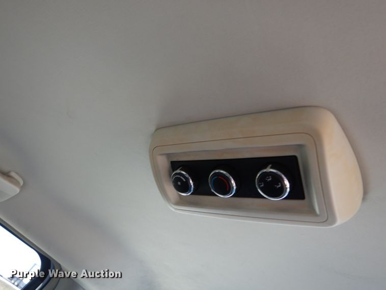 image for item GT9629 2008 Chrysler Town & Country  van