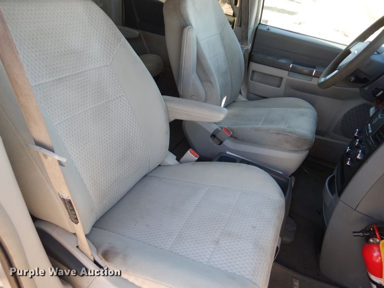 image for item GT9629 2008 Chrysler Town & Country  van