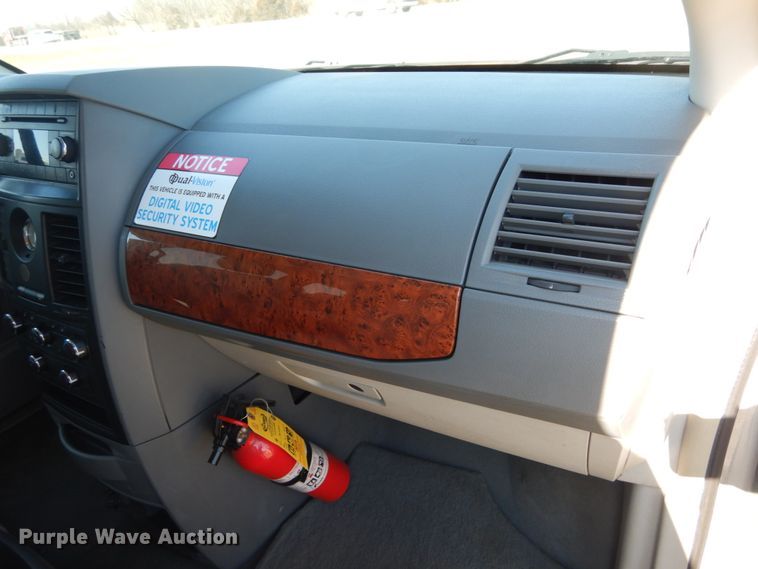 image for item GT9629 2008 Chrysler Town & Country  van