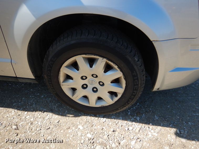 image for item GT9629 2008 Chrysler Town & Country  van
