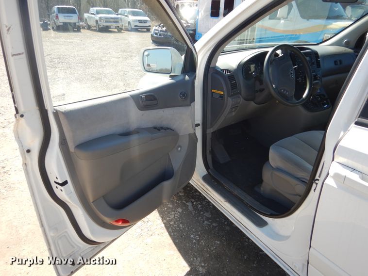 image for item GT9631 2008 Kia Sedona  van