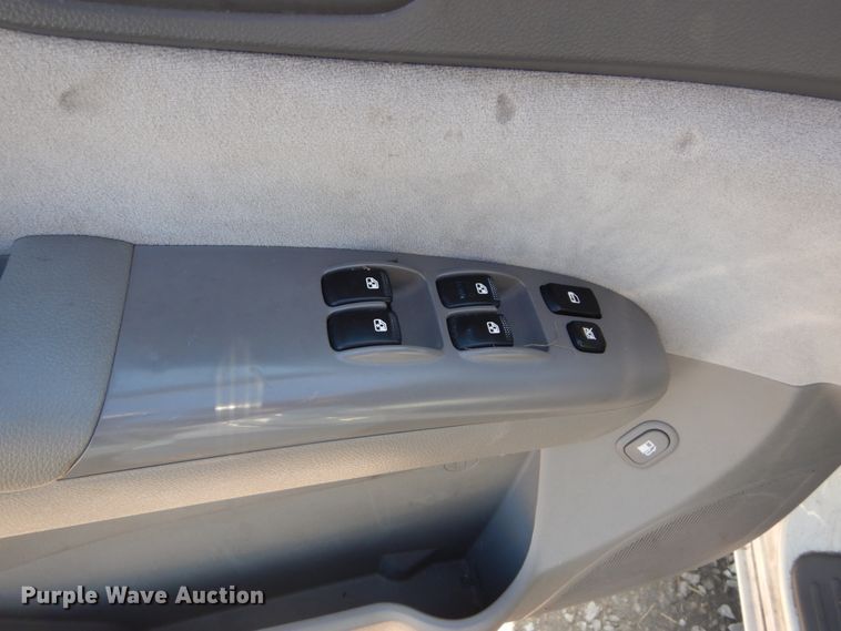 image for item GT9631 2008 Kia Sedona  van